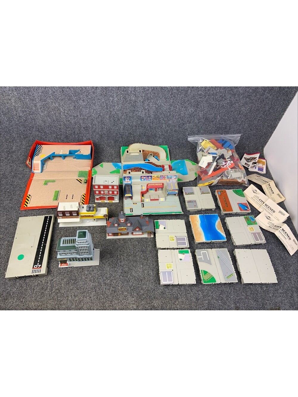 Galoob Micro Machines 6lb Lot City Scenes Train Station Fire Dept Gas Station